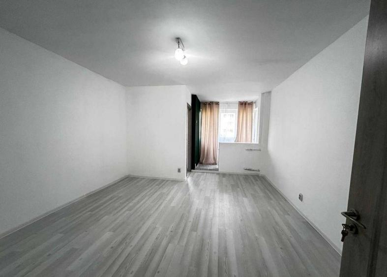 Garsoniera, 32mp, renovata, metrou, zona Drumul Taberei - 1
