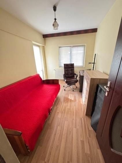 Etaj 2 - 4 camere decomandat - doua bai - doua balcoane - Dacia - 8