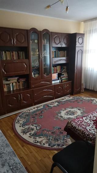 Apartament 3 camere si 2 bai - Imagine principală: 1/8Apartament 3 camere si 2 b - 2