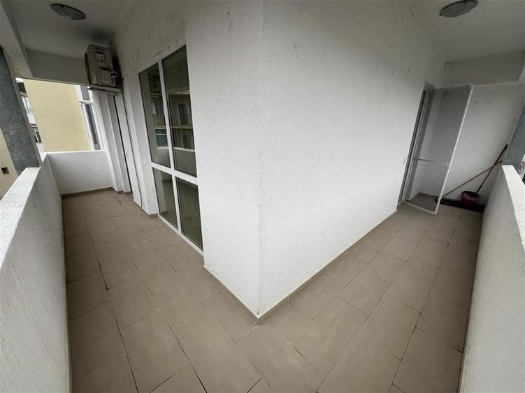 Apartament 2 camere, bloc nou, etaj 2(lift), zona Scoala 10 - 11