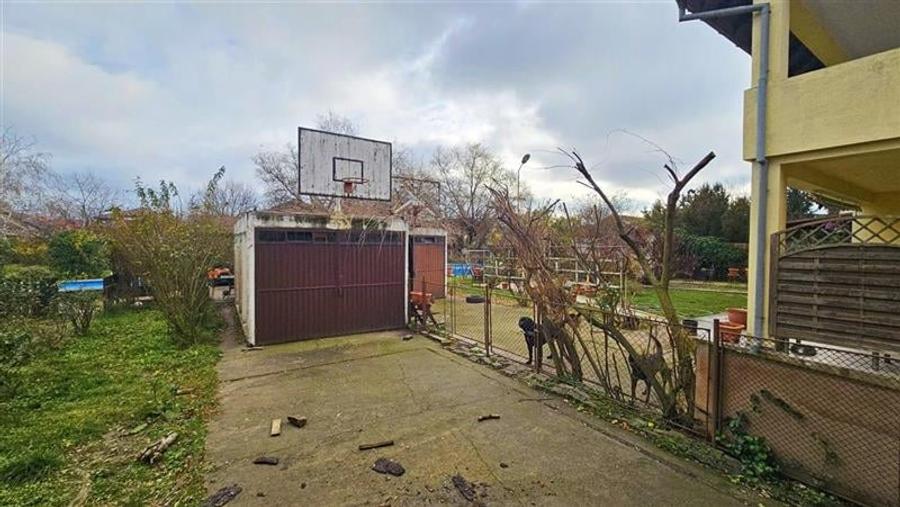 CASA cu piscina formata din 2 corpuri Braytim Gospodarilo - 22