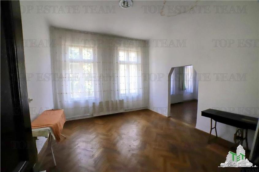 Apartament cu 4 camere  de vanzare, Ultracentral,  Kogalniceanu, curte si pod - 6