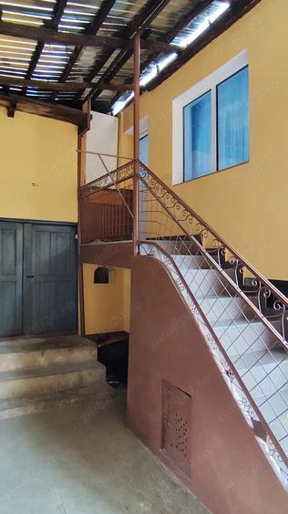 Casa de vanzare 5 camere plus 3,5 ha pamant .com. Scundu Sat Blejani - 4