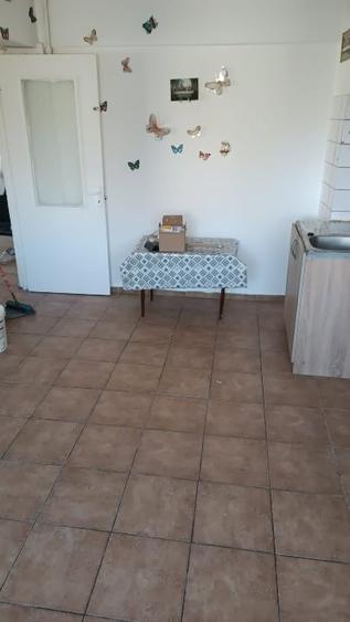 Închiriez apartament 3 camere - 2