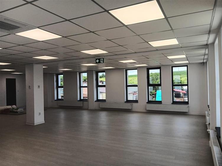 Spațiu comercial, de 108 mp, în Miroslava