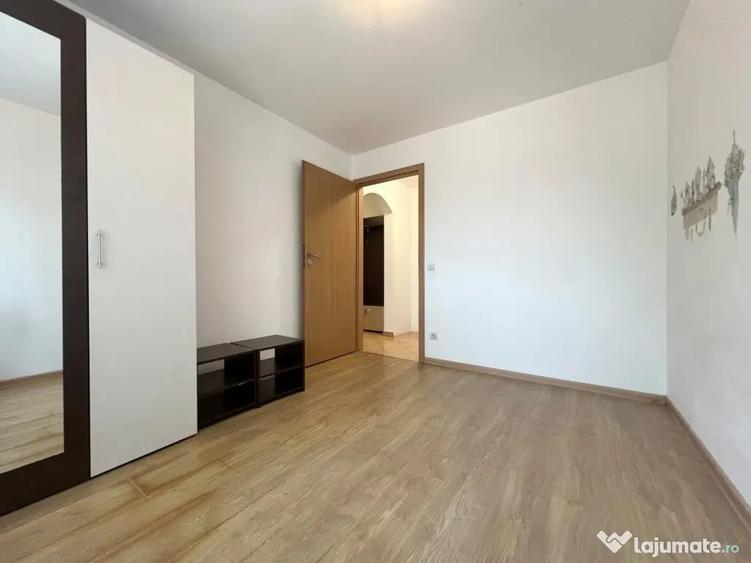 Apartament cu 3 camere decomandat în Lunei