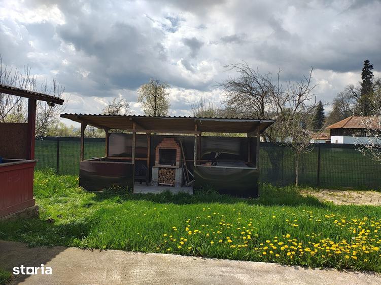 Casă cu 3 camere cu Teren 2370 Mp în Mihăești