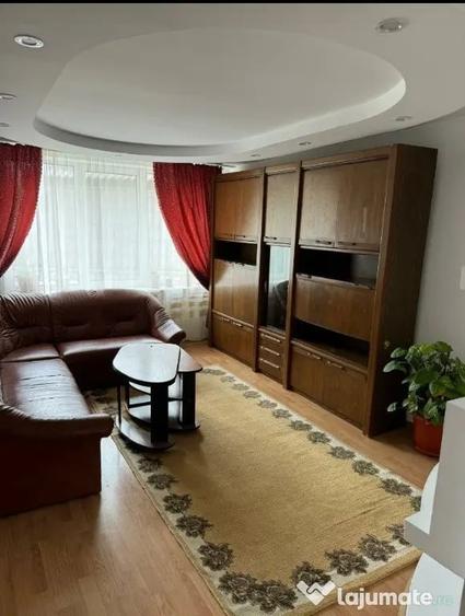 Apartament cu 3 camere semidecomandat în Ultracentral