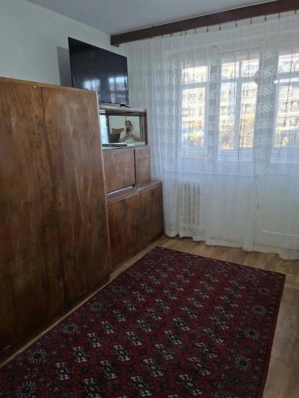 Apartament cu 2 camere semidecomandat în Rogerius