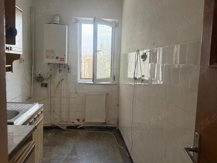 Apartament cu 3 camere nedecomandat în Obcini