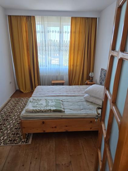 Casă individuală cu 8 camere cu Canalizare în Eforie Nord
