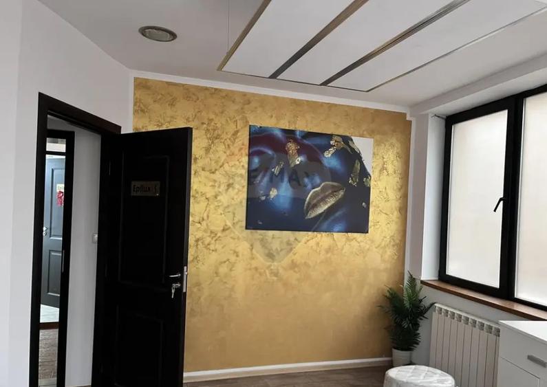 Casă cu 6 camere cu Teren 50 Mp în Victoriei