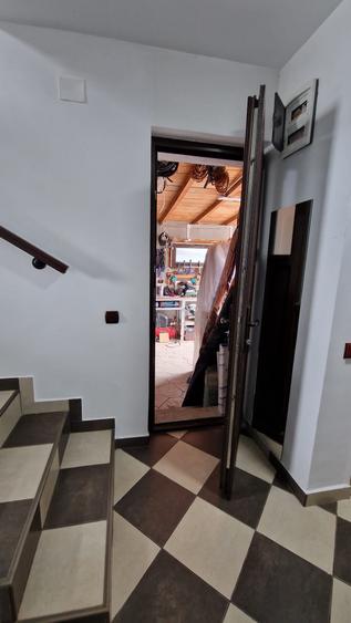 Casă individuală cu 5 camere cu Garaj în Berceni