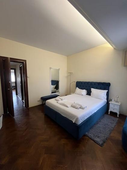 Apartament cu 5 camere semidecomandat în Unirii