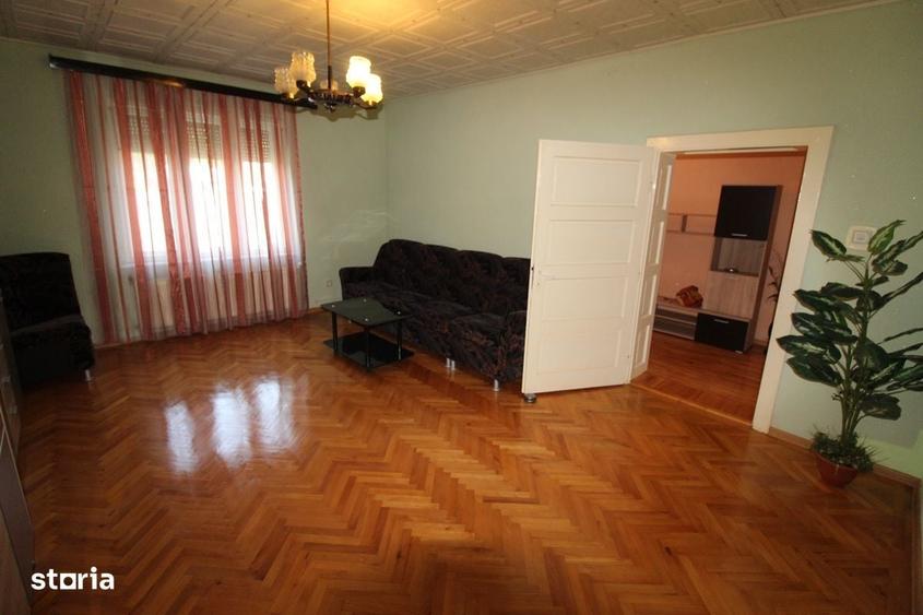 Casă cu 4 camere în Hunedoara