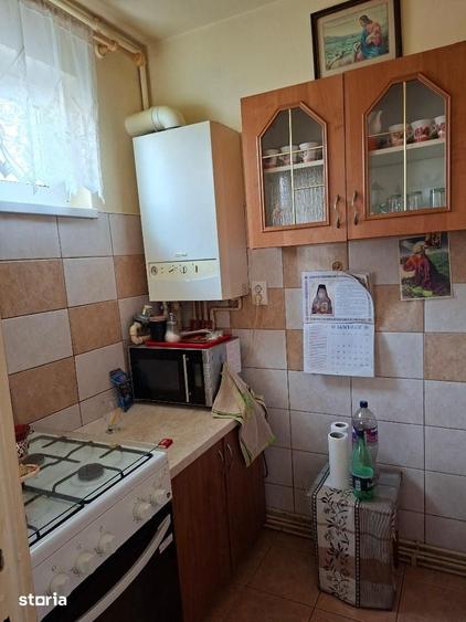 Apartament cu 3 camere semidecomandat în Țiglari