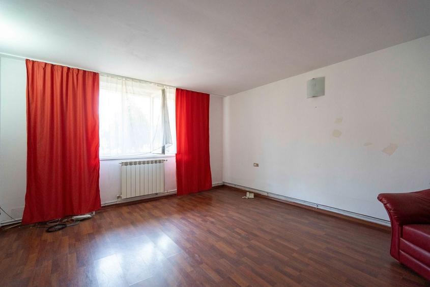 Casă individuală cu 5 camere cu Canalizare în Salca