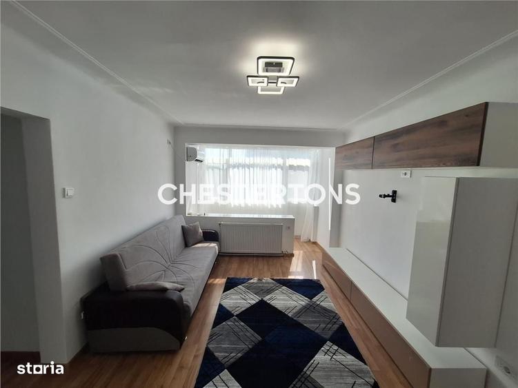 Apartament cu 3 camere semidecomandat în Independenței
