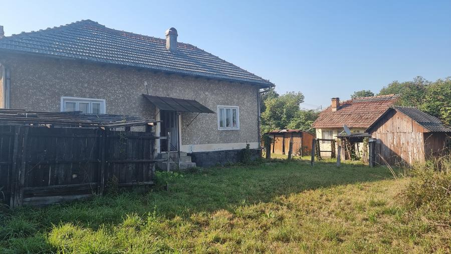 Casă individuală cu 3 camere cu Canalizare în Bunești