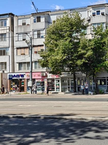 Spațiu comercial, de 75 mp, în