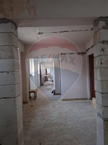 Hotel/Pensiune, de 2,000 mp, în Păniceni