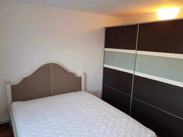 Inchiriez apartament cu 4 camere in Zamca - 4