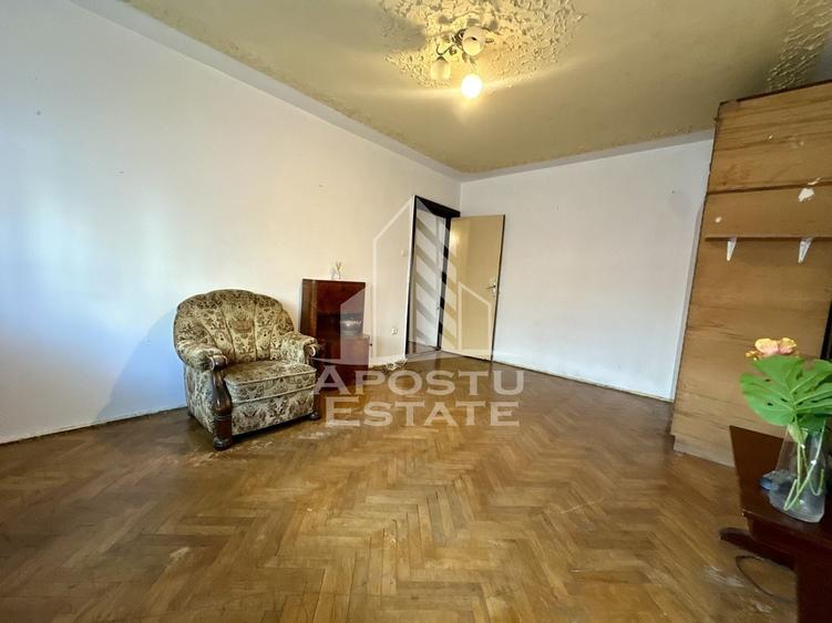 Apartament cu o camera de vanzare, parter inalt, zona Dambovita - 1
