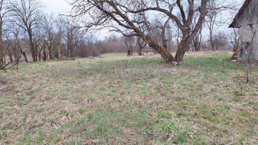 Teren intravilan si casa de vanzare Teren intravilan si casa de vanzare