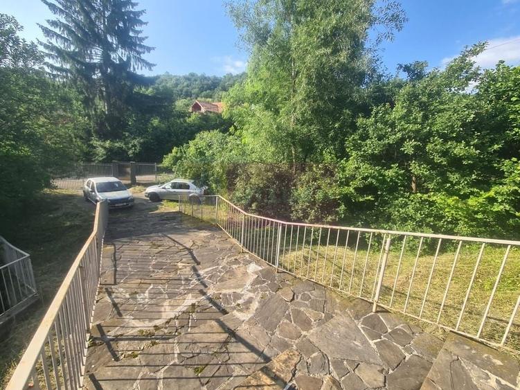 Vila de vanzare cu 6 camere in Cornu (teren 6.600 mp) - 49