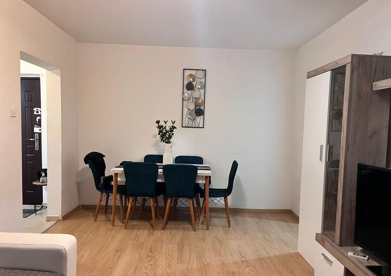 Bdul. Tineretului, vis - a- vis de Park, Apartament 2 camere. - 1