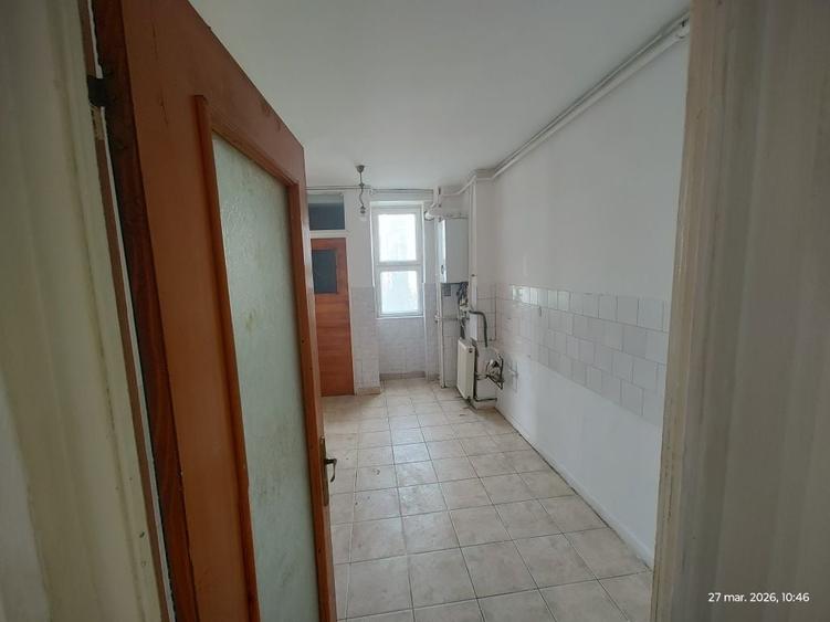 Apartament cu 3 camere decomandat în Drumul Carului