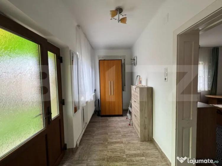 Casa de vanzare, cu 3 camere, 120 mp, 1080 mp teren, zona Si - 11