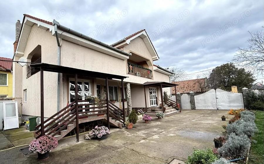 Casa 330 mp cu teren 2300 mp in Santandrei, langa Oradea - 2