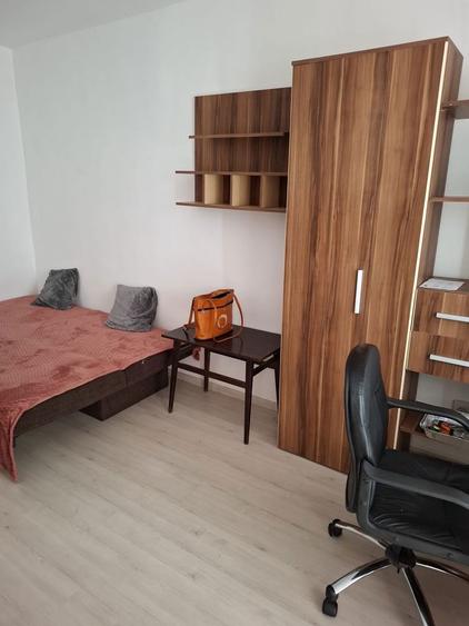 Garsoniera 36 mp, mobilata si utilata complet, etaj 3, zona foarte buna, aer conditionat si boiler. - 1