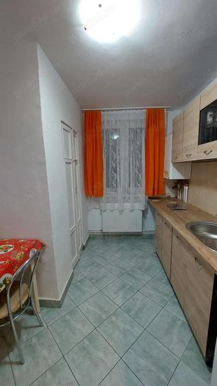 Ap 2 camere,parter zona Progresul - 1