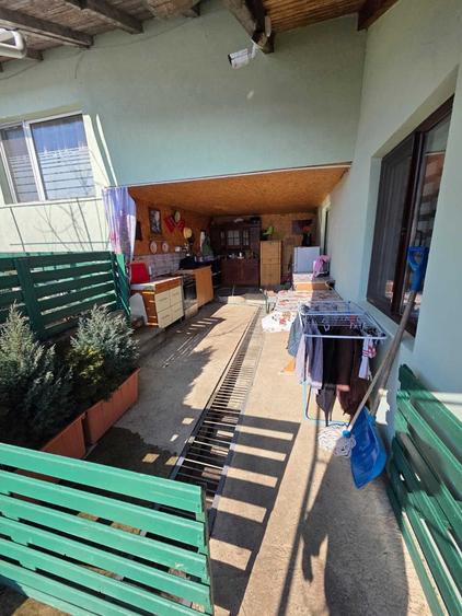 Vand teren cu cladire de locuit si anexe gospodaresti si iesire la iaz - 5