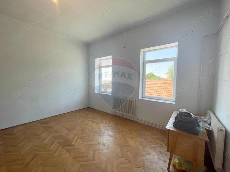 Casa cu 3 camere de vanzare in zona centrala comison 0% - 3