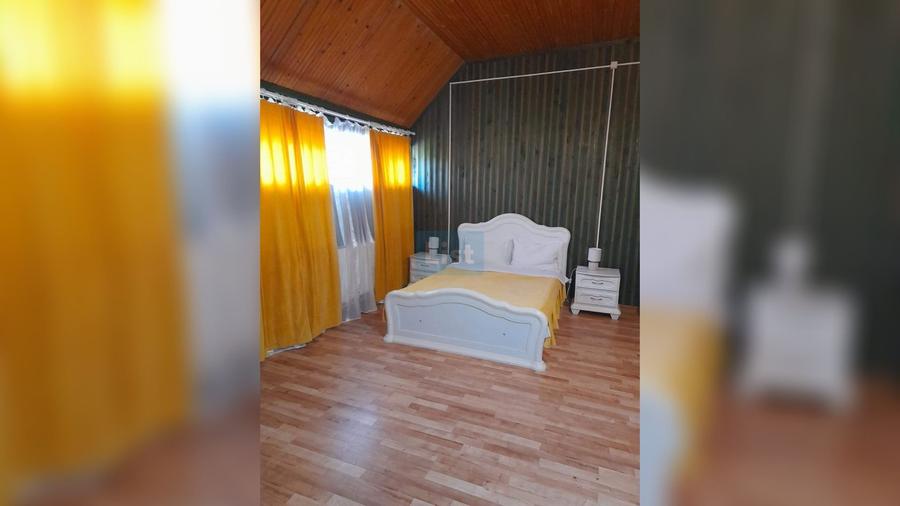 Casă cu 10 camere cu Teren 1857 Mp în Lepșa