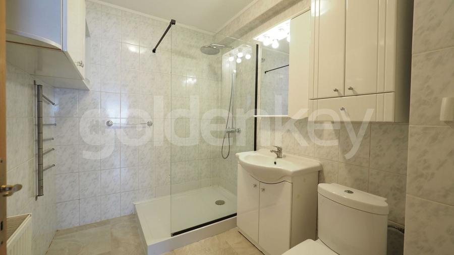 Duplex cu 4 camere cu Canalizare în Iancu Nicolae