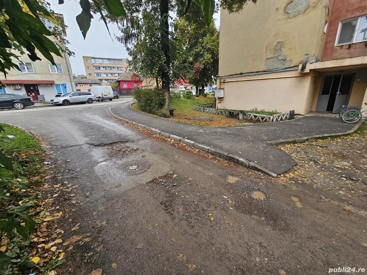 vand apartament cu 2 camere ETAJ.1 baie bucatarie 37mp langa profi baraolt in centru ora?ului - 6