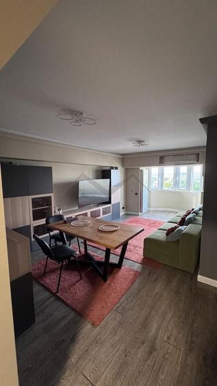 Apartament cu 4 camere decomandat în Nicolina