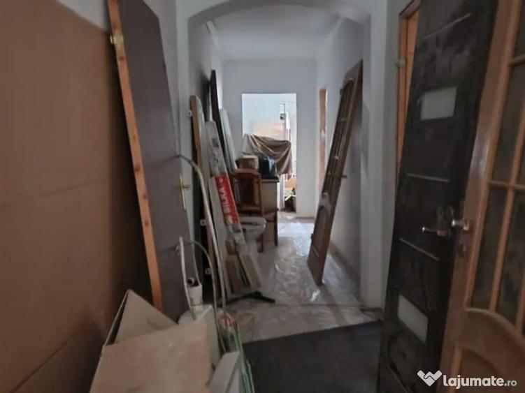 Spa?iu comercial de 1,000mp de vanzare in zona P-ta Un... - 6