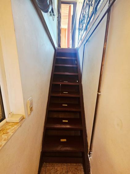 Casă spațioasă cu 9 camere în Strejnicu – pentru locuință, birouri - 22