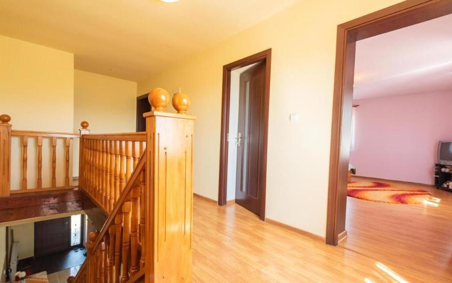 Casa deosebita in zona centrala Sanpetru teren generos! - 18