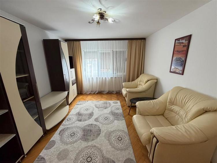 Apartament cu 2 camere decomandat, mobilat în Est