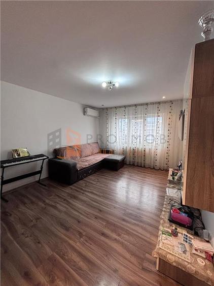 Apartament 3 camere cf 1 decomandat zona Micro 3 - 2