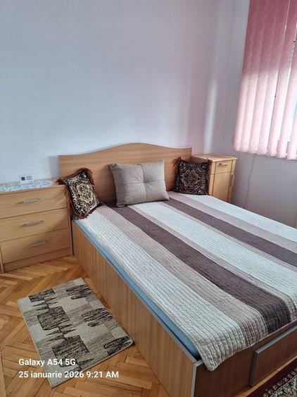 Inchiriez apartamend decomandat 3 camere mobilat cartier dupa zid - 5