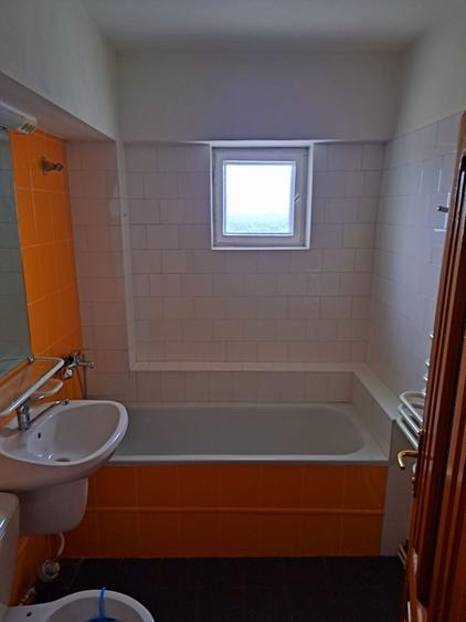 Inchiriez apartament 3 camere Falticeni - 3