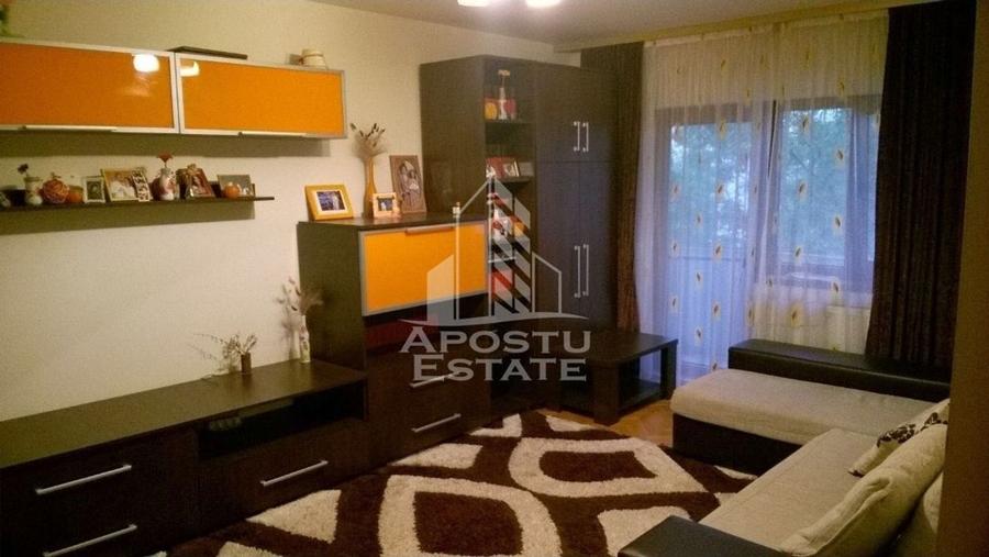 Apartament cu 3 camere la etaj intermediar, zona Bucovina - 2