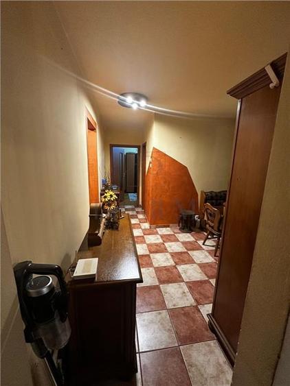 CIRCUMVALATIUNII - ETAJ 1 - BLOC IZOLAT - 4 camere - 2 bai - debara - decomandat - 5